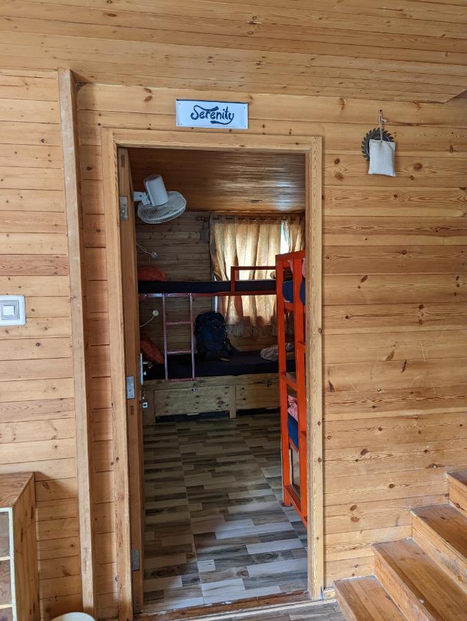 The Door To Nirvana Backpackers Hostel 코타지리 외부 사진
