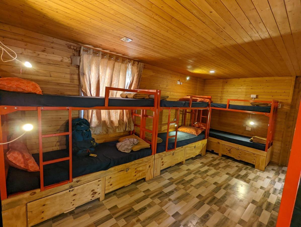 The Door To Nirvana Backpackers Hostel 코타지리 외부 사진