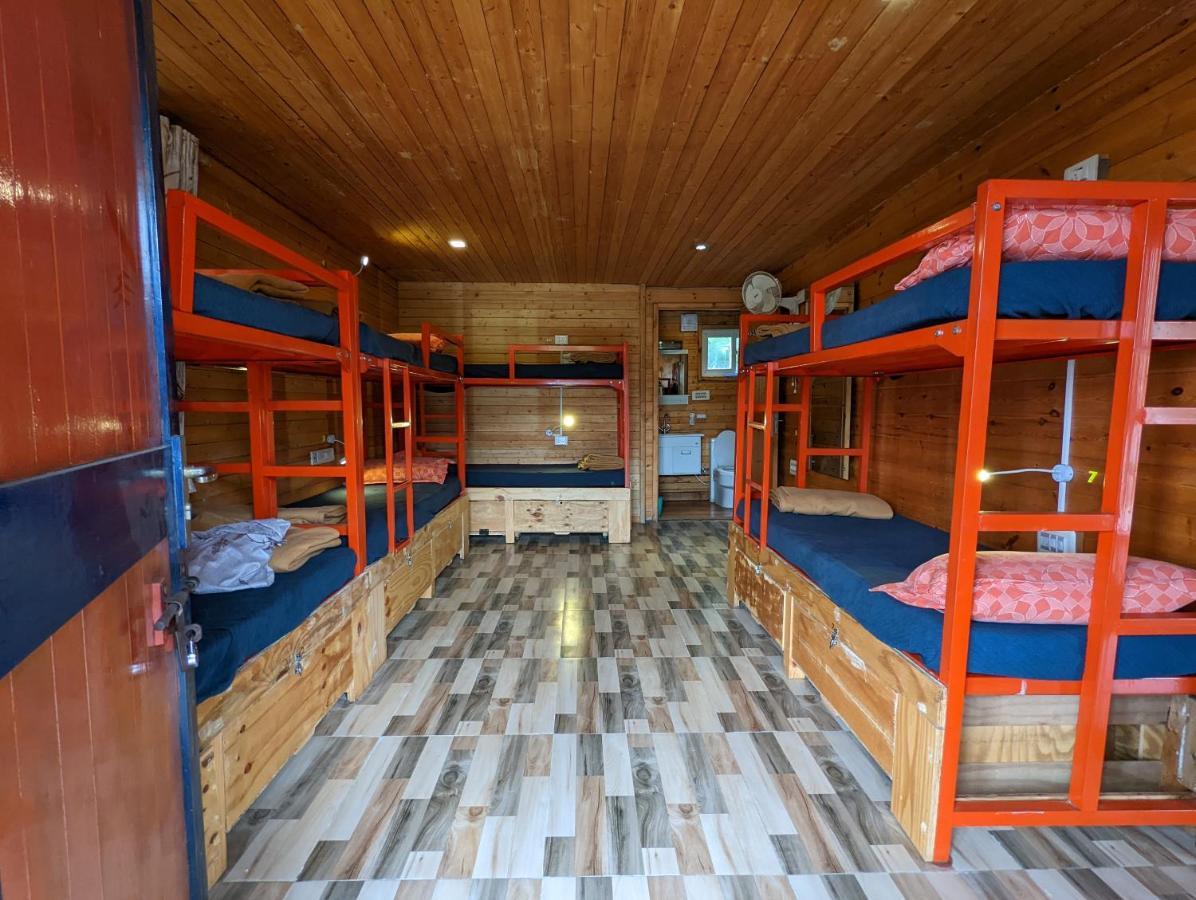 The Door To Nirvana Backpackers Hostel 코타지리 외부 사진