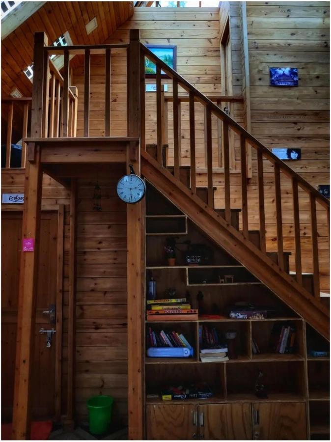 The Door To Nirvana Backpackers Hostel 코타지리 외부 사진