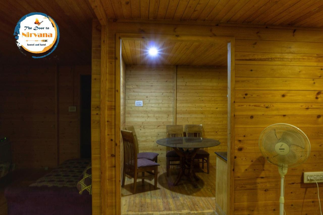 The Door To Nirvana Backpackers Hostel 코타지리 외부 사진
